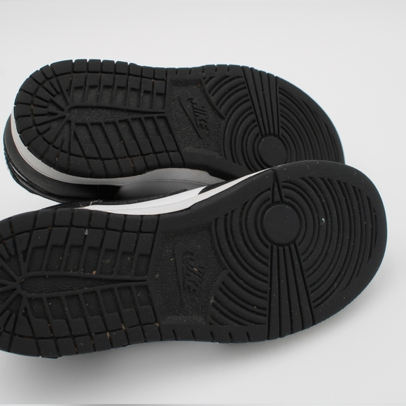 Nike Dunk Low – Black/White “Panda” – Size 2Y - Picture 7 of 9